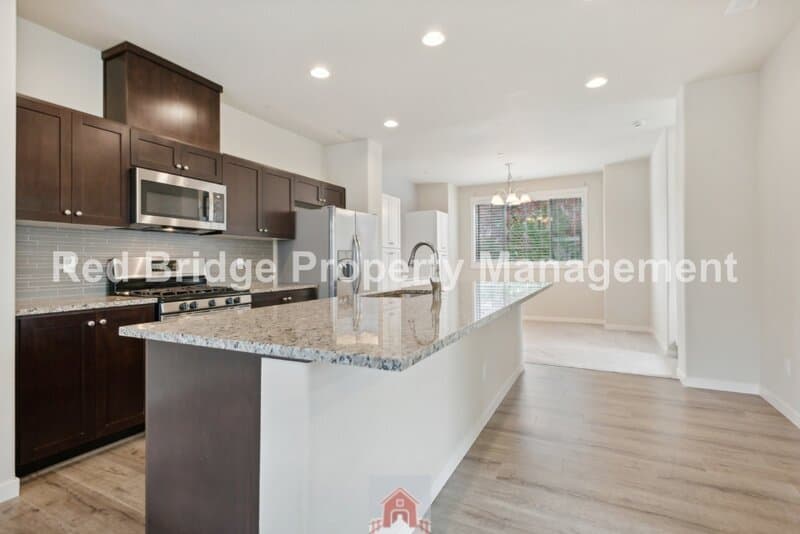 Wilsonville Townhome: 28520 SW Paris Ave