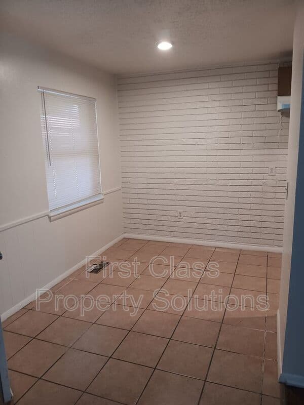 Oklahoma City House: 1731 NW 32nd St