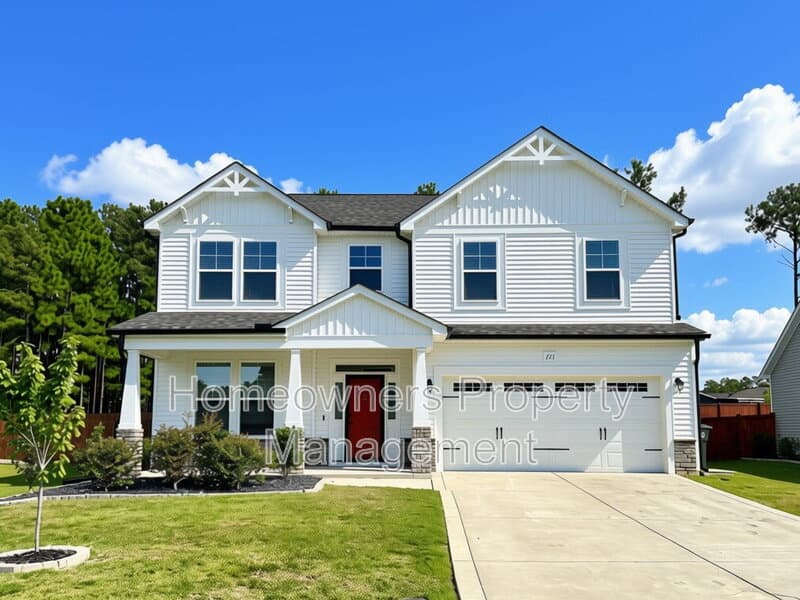 Raeford House: 143 Cromwell Court