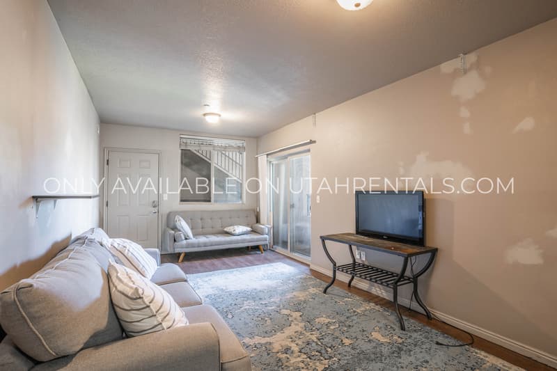 Provo House: 884 E 700 N