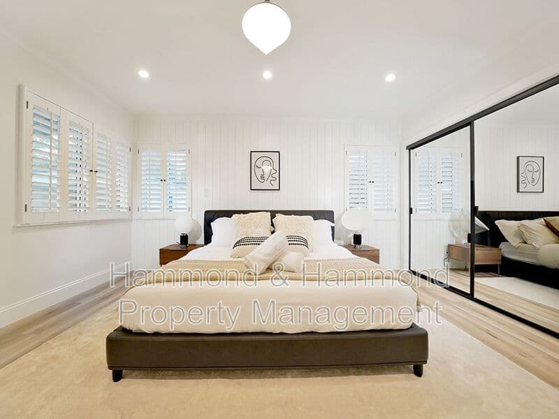 Sherman Oaks House: 15440 Varden St.