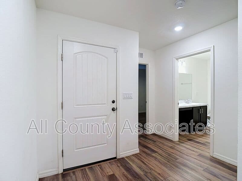 Hudson House: 12542 Achasta Blvd