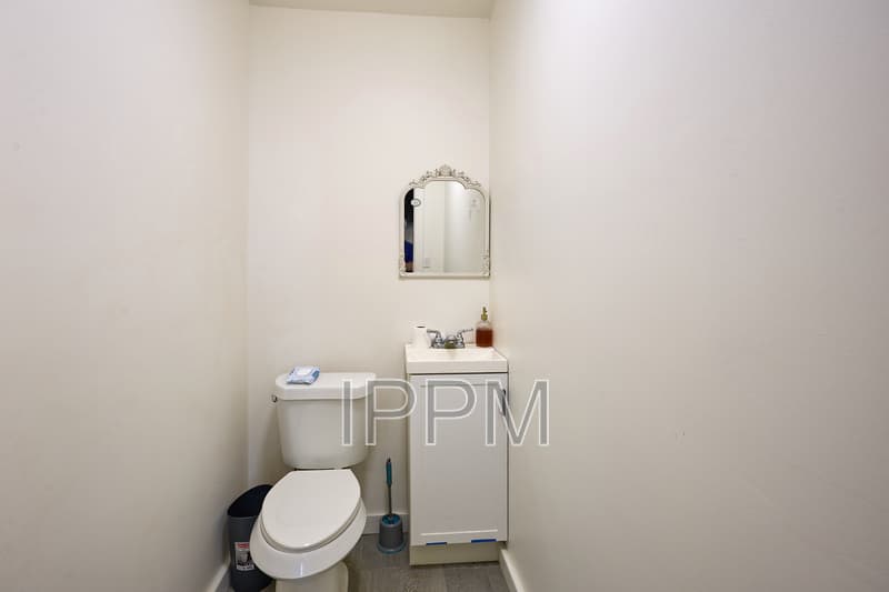 LYFORD House: 5672 IH 69E