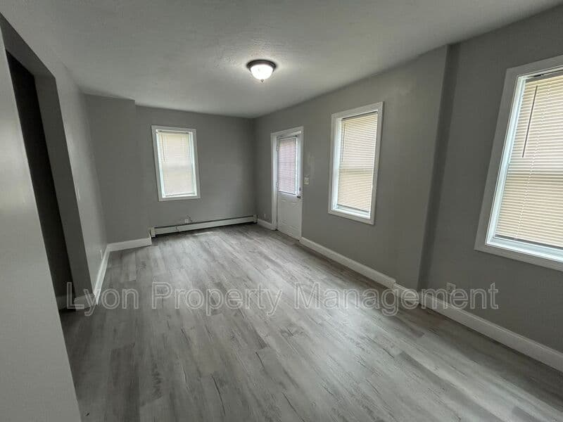 Cumberland House: 36 Boyle Ave
