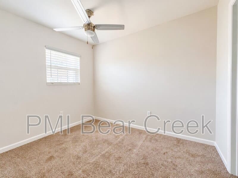 Houston Condo: 1824 Thonig Road