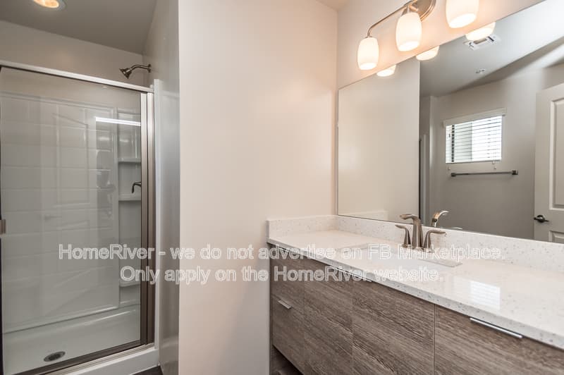 Tempe Townhome: 1000 W 5th St