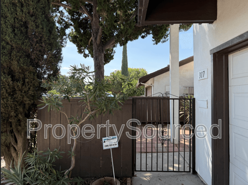 Modesto House: 317 De Vega Ct