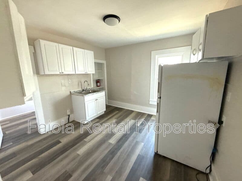 Millville House: 230 N 3rd Street