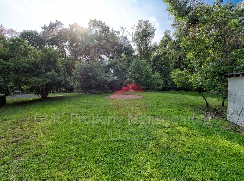 Morganville House: 17 Bauers Ln
