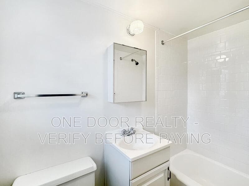Williamsburg Condo: 732 Scotland Street