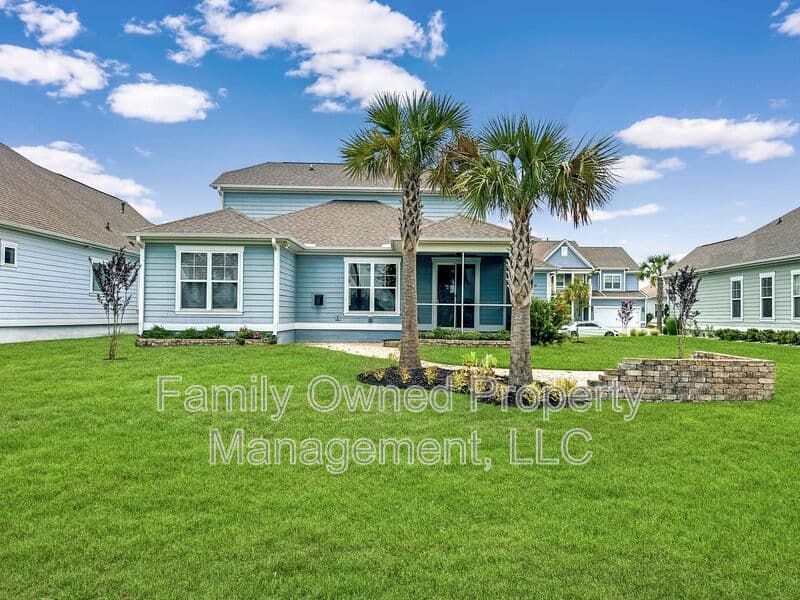 Summerville House: 128 Whaler Ave