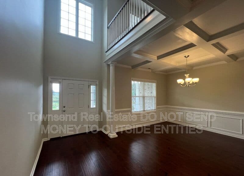 Fayetteville House: 6426 Burnside Place