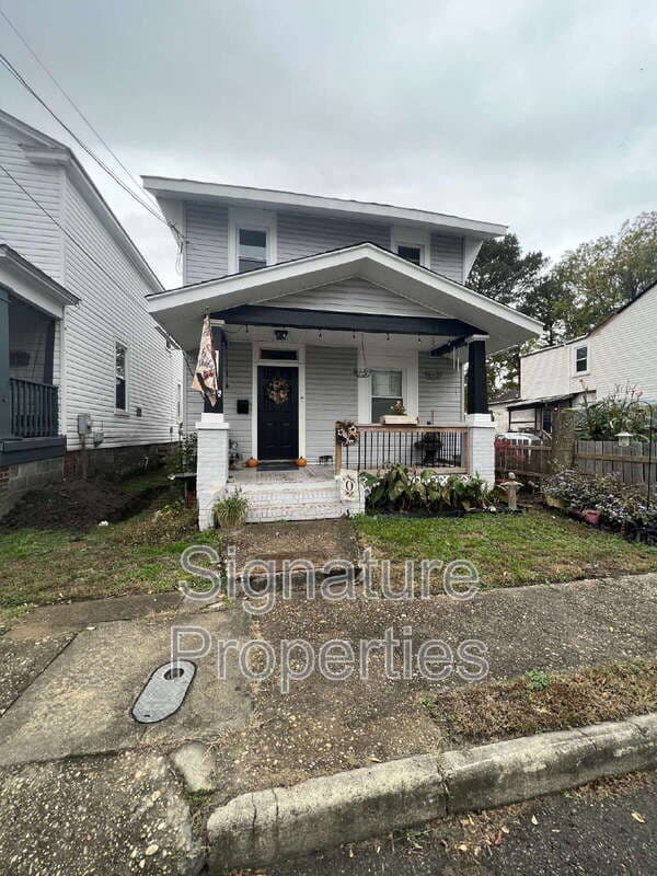 Portsmouth House: 2005 Holladay St