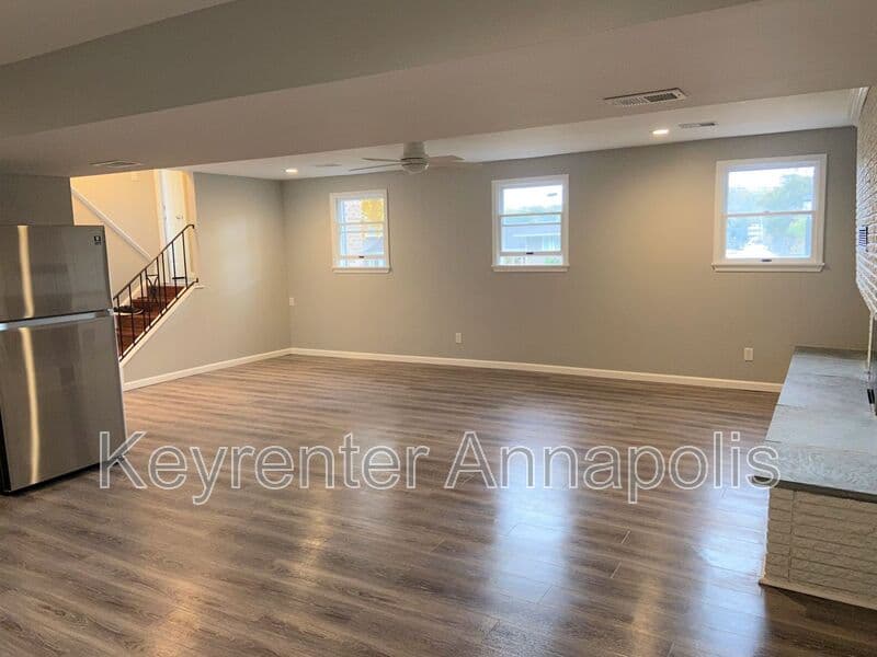 Crownsville House: 840 Valentine View