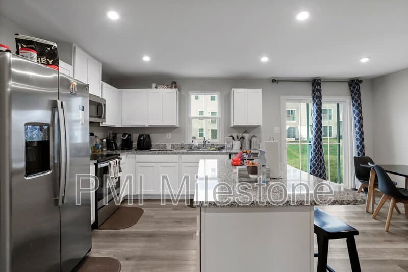 Hedgesville Townhome: 79 Otero Ln