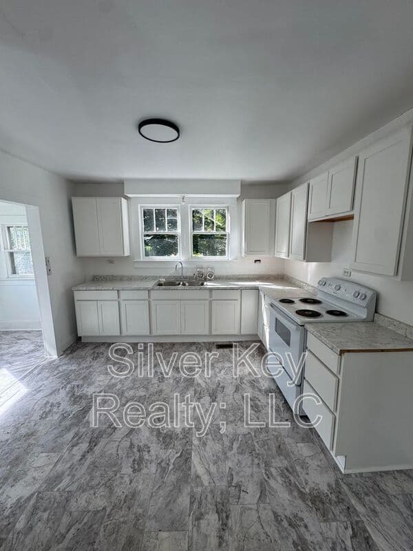 Athens House: 307 Wabash Street