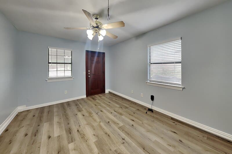 Plano House: 1913 Briarwood Dr