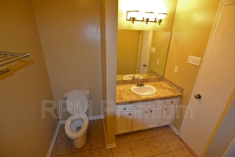 Baton Rouge House: 2136 S Flannery Rd.