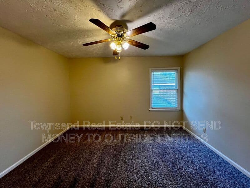 Fayetteville House: 1020-4 Ancestry Dr.