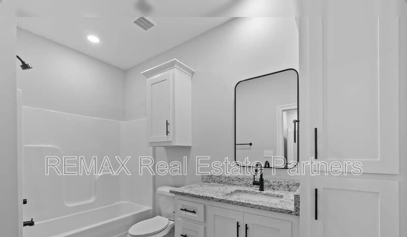 Sumrall House: 43 Dearman Rd