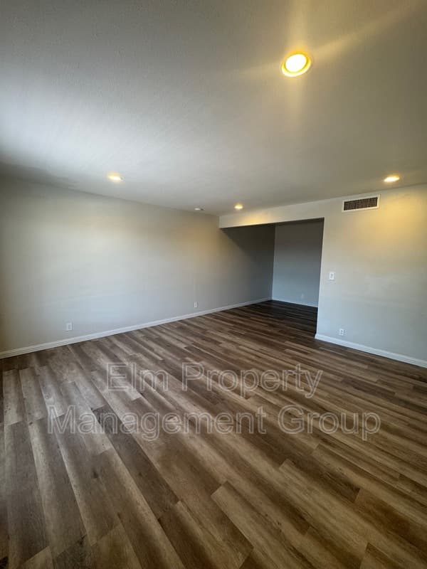 Las Vegas Condo: 615 South Royal Crest Circle - 24