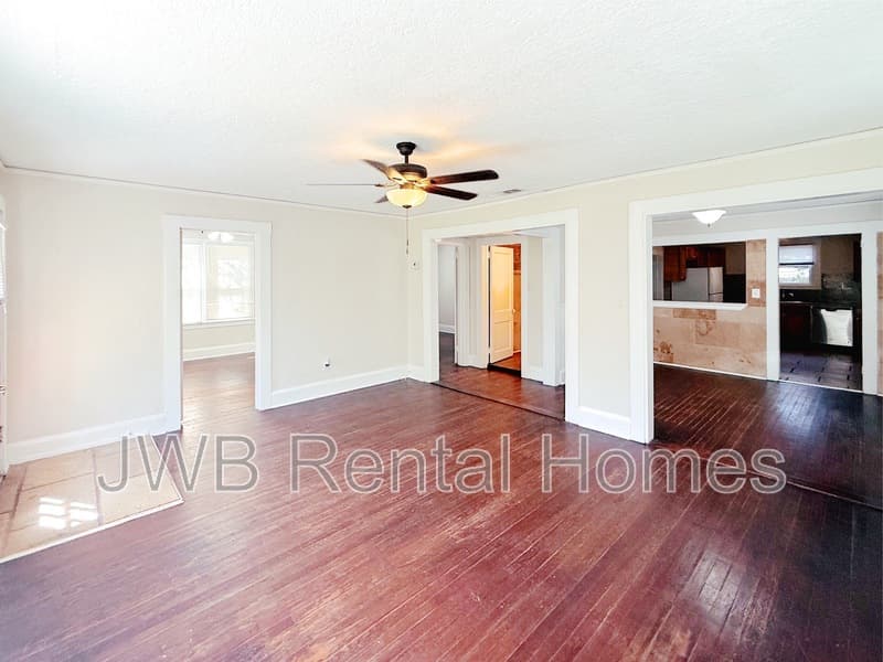 Jacksonville House: 3869 Concord St