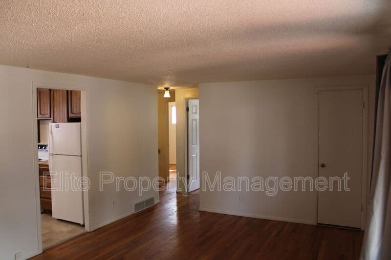 Pueblo House: 1514 Kickapoo Rd
