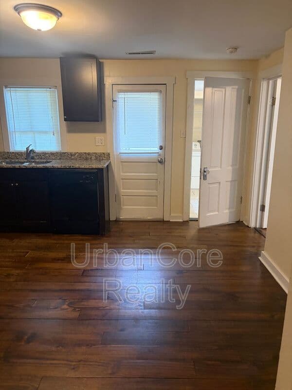 Richmond Condo: 627 N 27th St