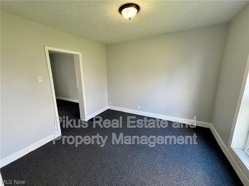 Canton House: 1217 Shriver Avenue NE
