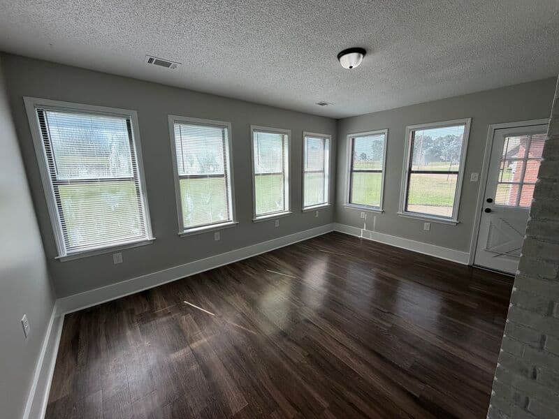 Olive Branch House: 7211 Grove Park Rd