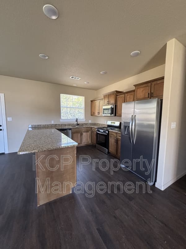 Van Buren Condo: 1702 Green Meadow Drive - B