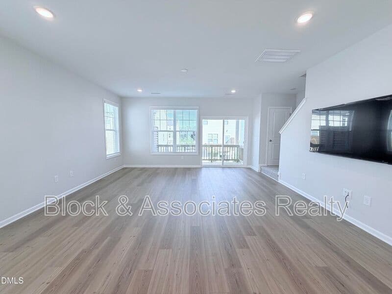 Apex House: 9045 Hazy Jade Way