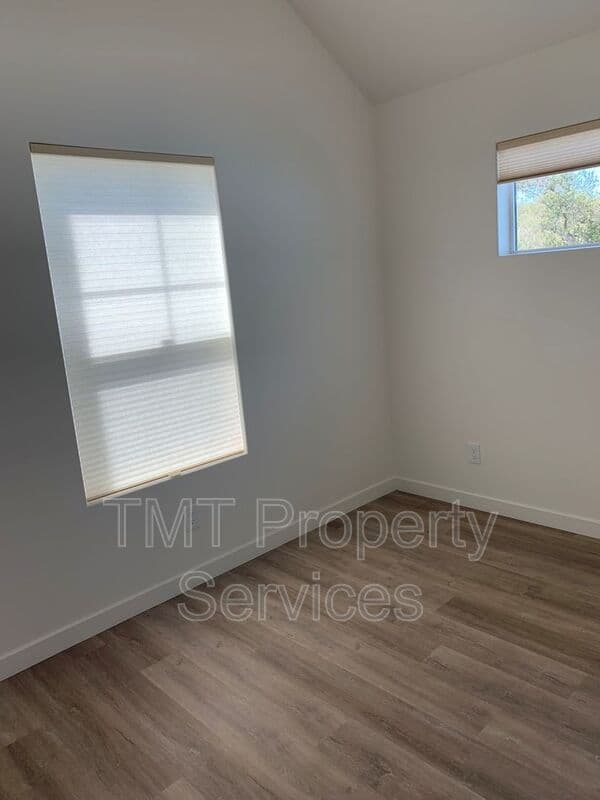 Atascadero House: 5915 Gran Paseo Way