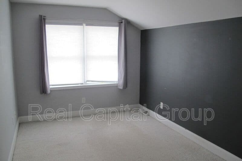 Loudonville House: 26 Cheshire Way