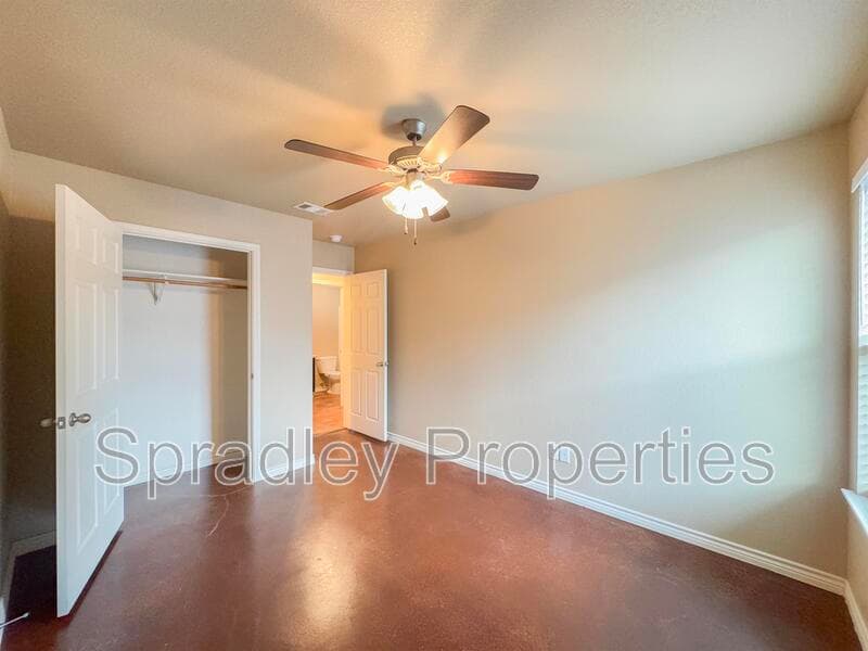 Belton Condo: 1561 Brady Way