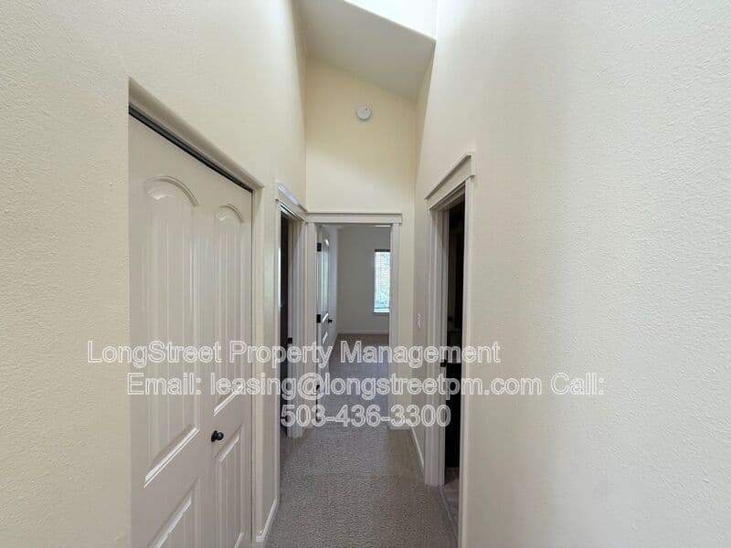 Salem House: 823 Crouchen St NW