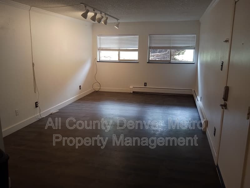 Golden Condo: 1300 Golden Circle - 103B
