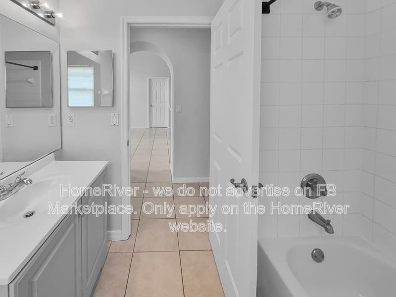 Valrico House: 2549 Siena Way