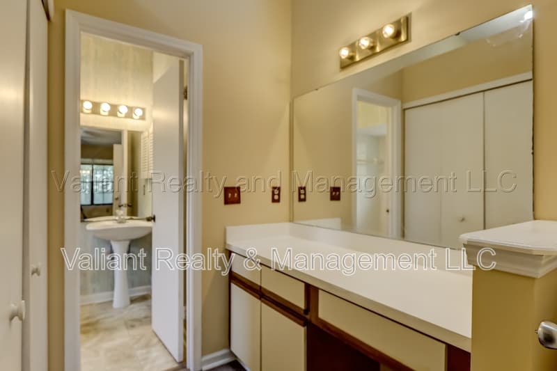 Jacksonville House: 3476 Raymur Villa Drive