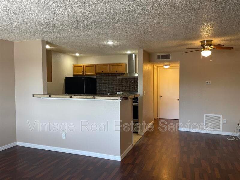 Tampa Condo: 9105 W Hillsborough Ave