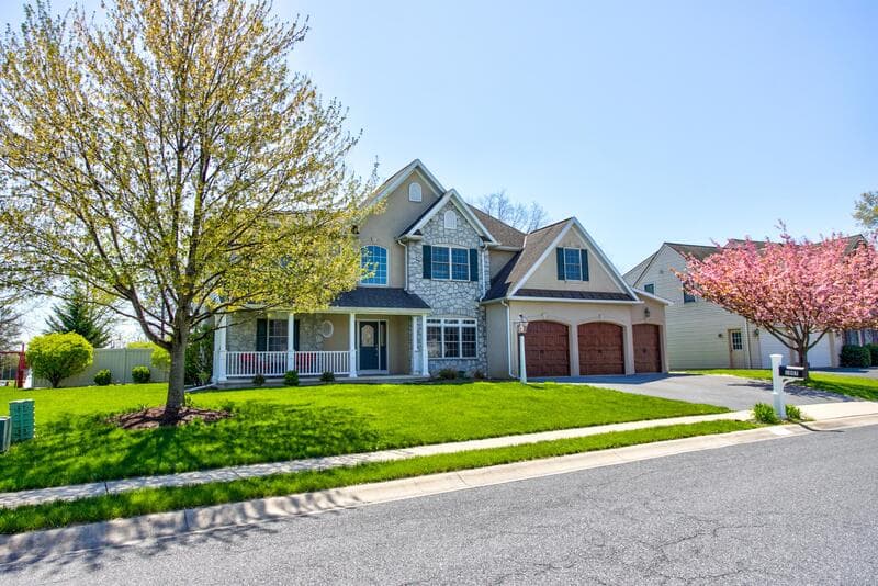 Lancaster House: 1007 Croft Drive
