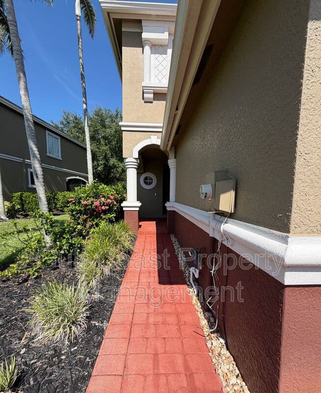 Fort Myers Townhome: 17560 Brickstone Loop