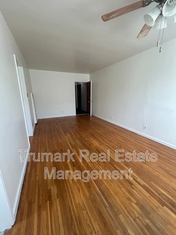 Los Angeles Condo: 3739 Los Feliz Blvd