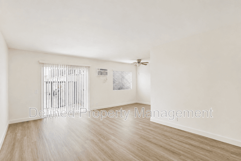 Tarzana Condo: 5931 Reseda Blvd. 119
