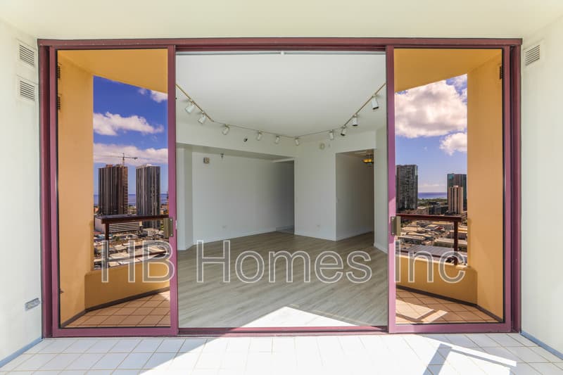Honolulu Condo: 725 Kapiolani Boulevard #2402 - 1