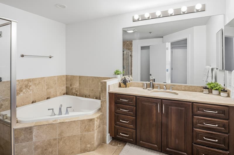 Baltimore Condo: 2772 Lighthouse Point East - 314