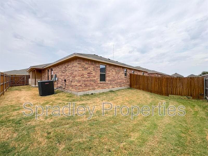 Belton Condo: 1044B Mason Dr