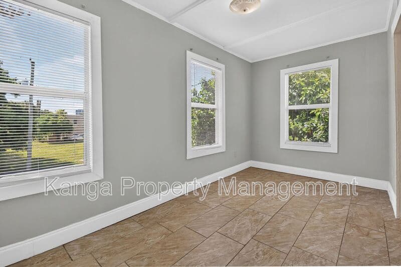 West Palm Beach Condo: 885 7th St