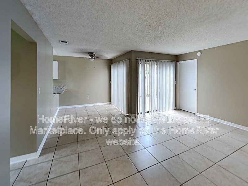 Kissimmee Townhome: 565 Hunter Cir