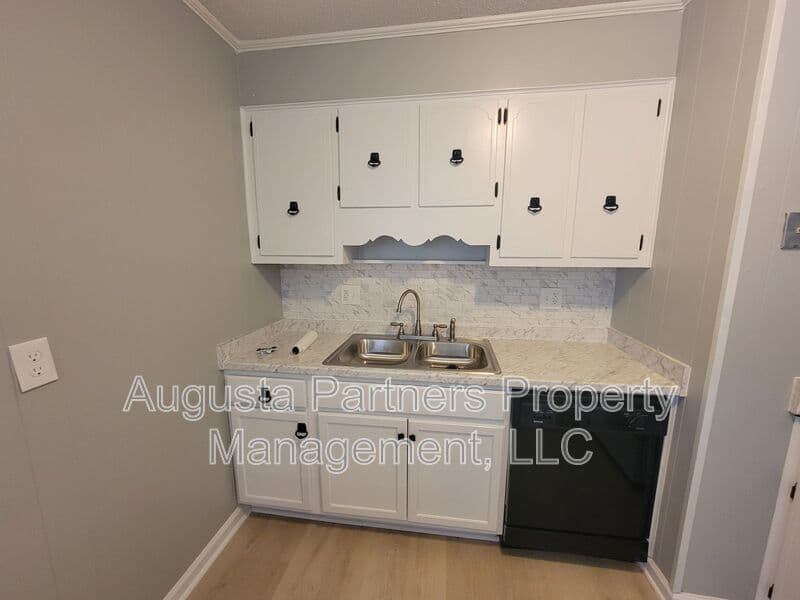 Augusta House: 2965 Meadowbrook Drive